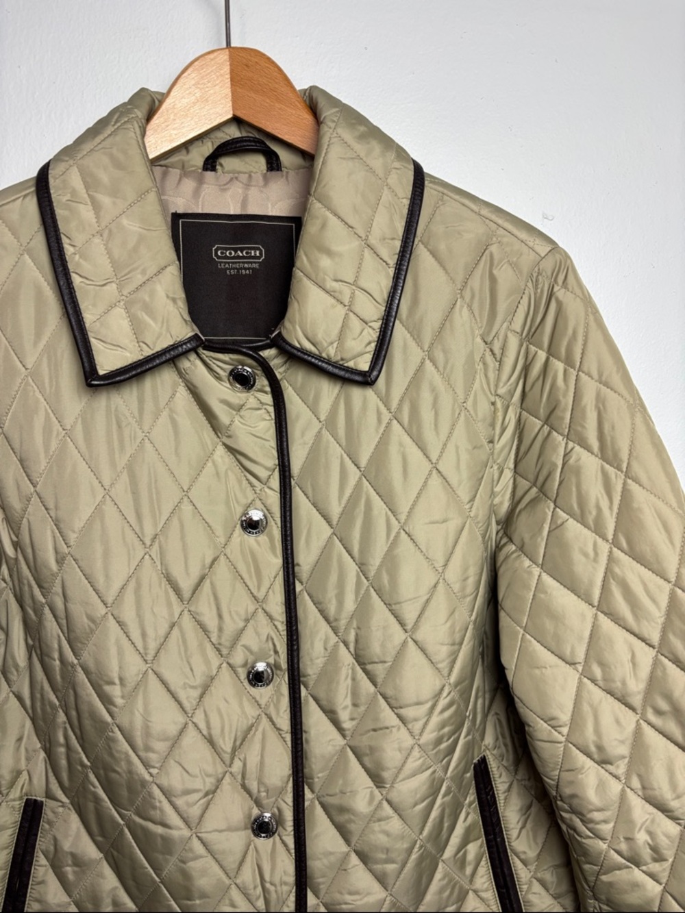 Coach Women's Large Classic Diamond Quilted Jacket Tan Snap Button Leather Trim - Picture 3 of 8
